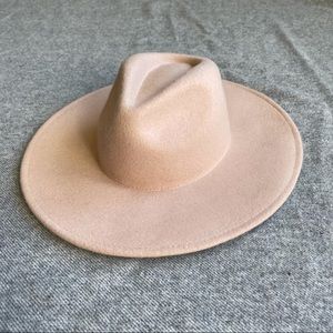 NWT Adjustable Women’s Felt Hat